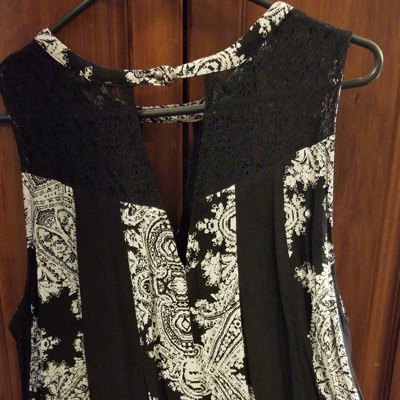 Black Print W/ Lace Umgee Dress - Picture 2 of 7